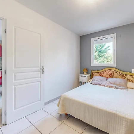 2 Bedroom Gorgeous In Mercuès