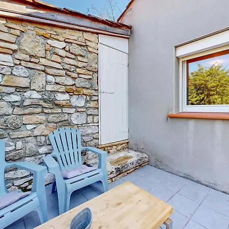 2 Bedroom Gorgeous In Mercuès