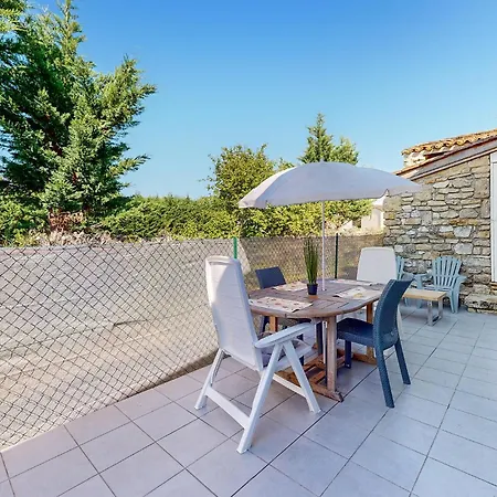 2 Bedroom Gorgeous In Сasa de vacaciones *